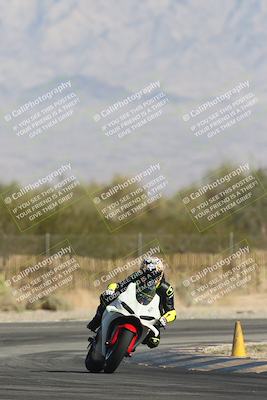 media/Oct-30-2025-Racers Edge (Thu) [[dabbdaf680]]/3-B Group/Session 2 Turn 2/